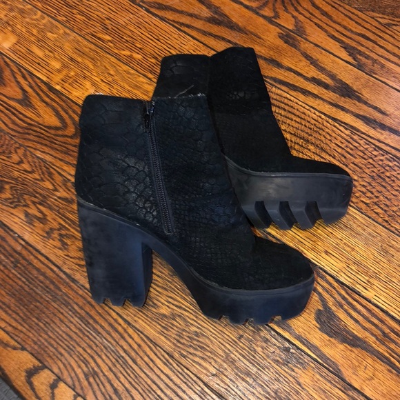 Aldo Black Suede Booties - Picture 1 of 4
